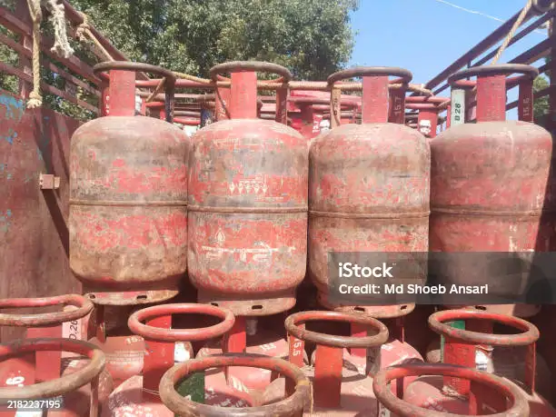 ମାଗଣା ଗ୍ୟାସ ବଣ୍ଟନ ନାମରେ ୨୫୦୦ ତାଙ୍କ ଦାବି ଭାସ୍କର ଇଣ୍ଡେନ ଗ୍ରାମୀଣ ବିତରକଙ୍କ ନାମରେ ଅଭିଯୋଗ