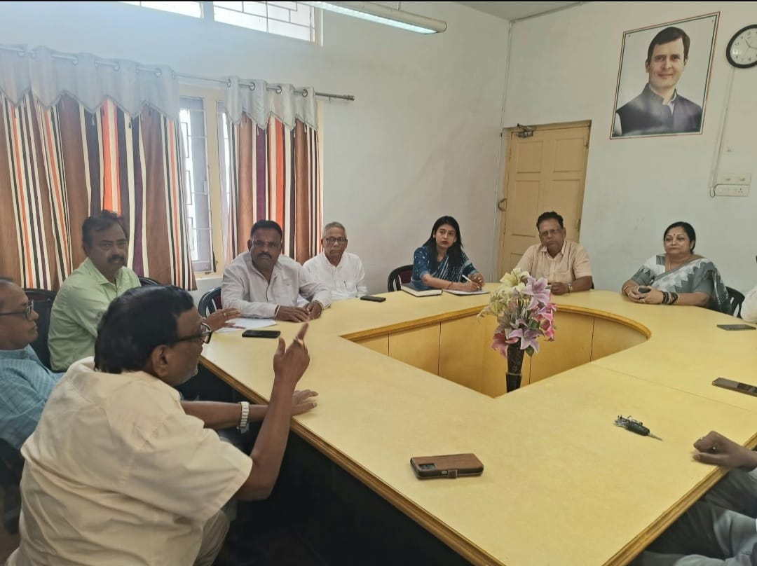 ଏସ୍‌ସିବି ଅଗ୍ନିକାଣ୍ଡ ମୃତକଙ୍କୁ ନ୍ୟାୟ ଦାବିରେ ମିଳିତ ବିରୋଧି ଦଳର ବିକ୍ଷୋଭ ପ୍ରଦର୍ଶନ ପାଇଁ କଂଗ୍ରେସର ପ୍ରସ୍ତୁତି ବୈଠକ